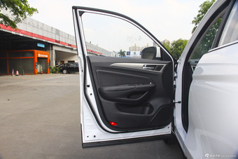 2016款长安CS75 2.0L手动舒适型国5