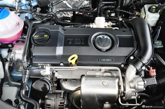 2013款迈腾蓝驱版