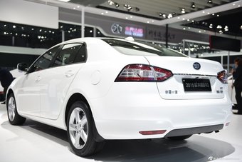 2015上海车展：奔腾B90