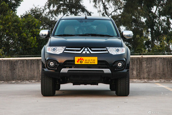 2013款帕杰罗·劲畅3.0L 自动四驱旗舰版