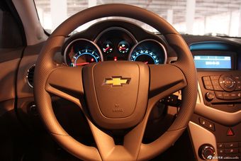 2012款科鲁兹1.8SE手自一体舒适版