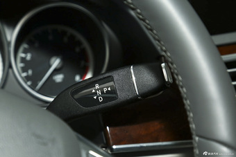 2015款奔驰E260L 2.0T自动