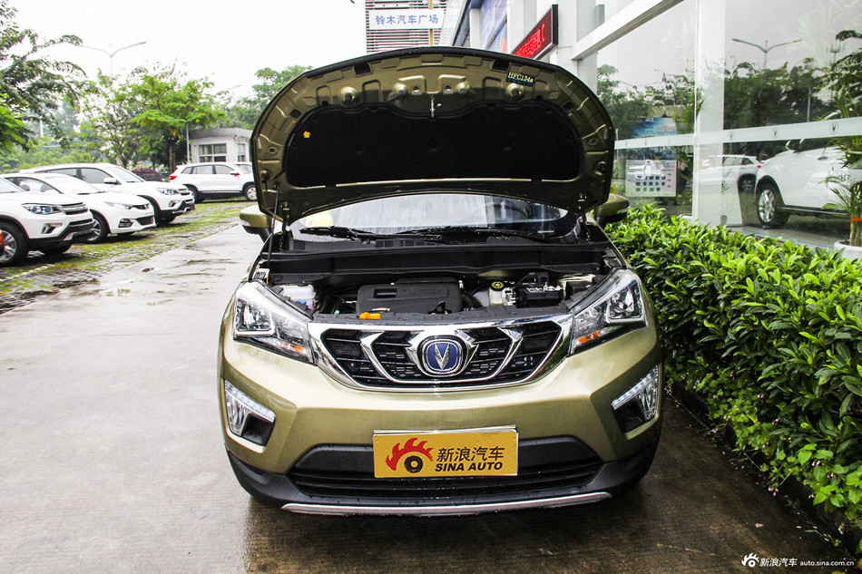 2016款长安CS15 1.5L手动时尚版