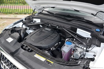 2016款奥迪Q5 2.0T自动40TFSI 特别版