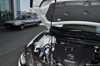 2013款马自达CX-5 2.0L自动四驱尊贵型