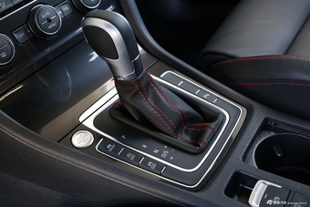 2016款高尔夫2.0T自动GTI