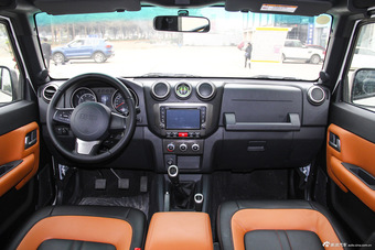 2014款北京BJ40 2.4L手动穿越版图片