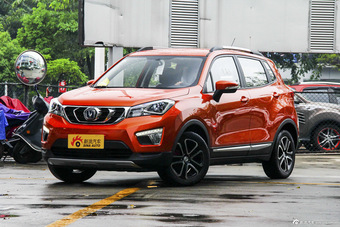 2016款长安CS15 1.5L手动尊贵版