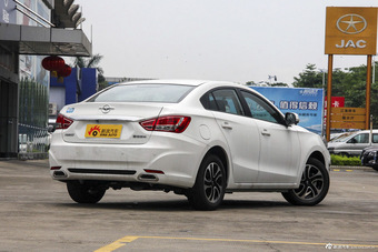 2016款海马福美来1.6L手动品尚型升级版