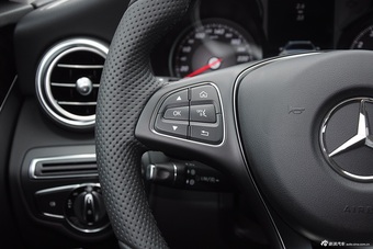 20015款奔驰C级C200旅行版