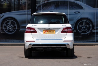 2015款奔驰ML320 4MATIC