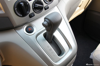 2014款NV200 1.6L CVT尊贵型国IV到店实拍