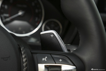 2015款宝马3系328i M运动型