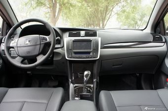 2013款众泰Z300 1.6L自动尊贵型图片