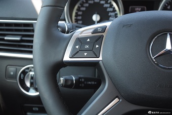 2015款奔驰ML320 4MATIC