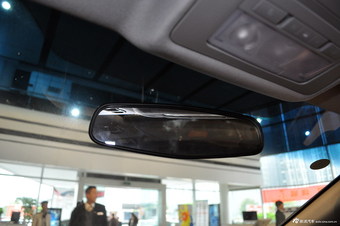 2014款英朗XT 1.6L自动时尚型 天际蓝