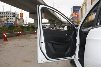 2015款开瑞K50S 1.5L手动豪华型