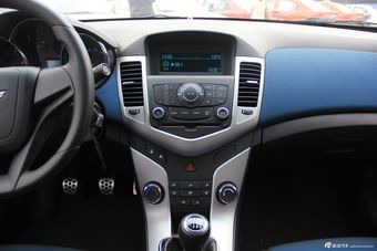 2012款科鲁兹1.6T SE手动运动版