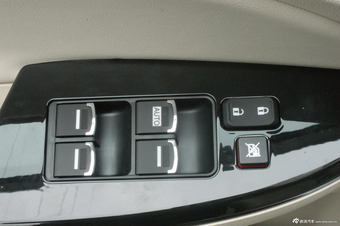 2012款速锐1.5L手动豪华型图片