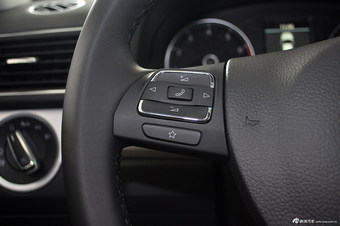 2014款帕萨特1.8T DSG御尊版