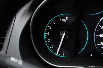 2015款君威GS纵情运动版