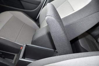 2013款朗行1.6L自动风尚型 雅致白