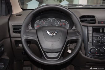 2015款五菱宏光S 1.5L基本型 国V