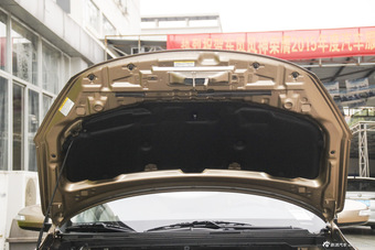 2016款风神A60 1.5L手动尊贵型