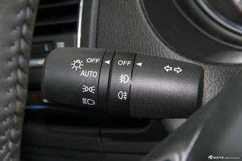 2015款阿特兹2.0L自动蓝天豪华版