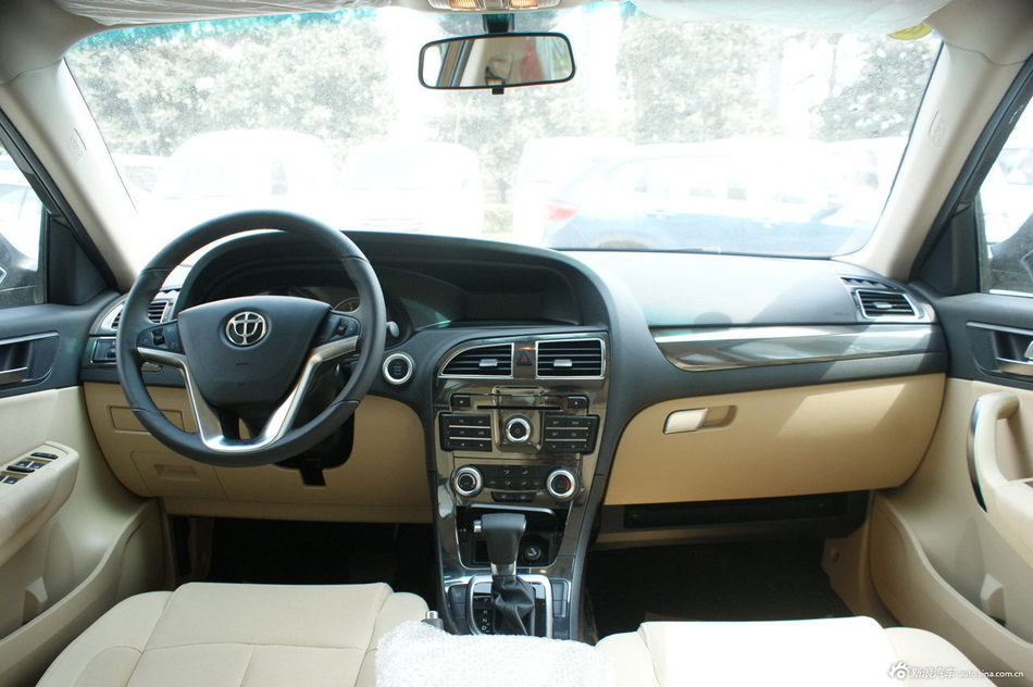 2012款中华V5 1.5T自动两驱豪华型