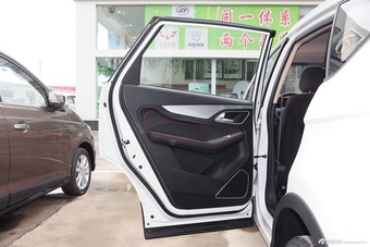 2015款 宝骏560 1.8L手动舒适型