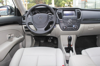 2016款风神A60 1.5L手动尊贵型