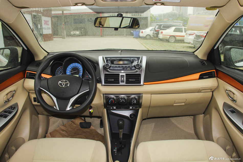 2016款YARiS L致炫1.5L自动劲速版