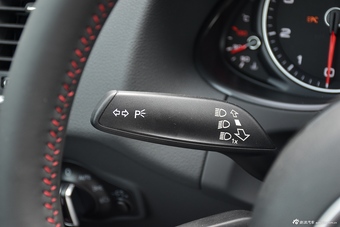 2016款奥迪Q5 2.0T自动40TFSI 特别版