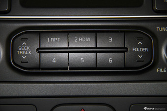 2013款佳乐 2.0L自动标准版7座 京V