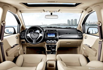 理念S1官方图 舒适感米色内饰