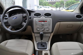 2013款福克斯三厢经典1.8L自动时尚型图片