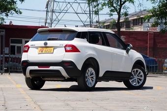 2015款中华V3 1.5L自动精英型