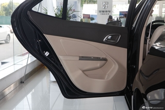 2014款宝骏630 1.5L手动舒适型