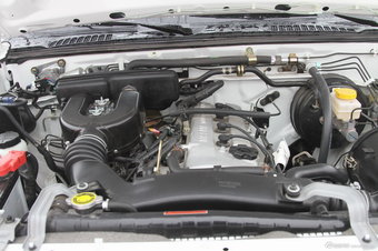 2011款D22皮卡 2.4L手动汽油两驱高级型图片