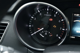 2015款哈弗H8 2.0T自动四驱精英型