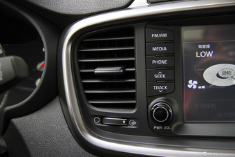 2015款索兰托L 2.4L自动汽油四驱精英版 7座 国5