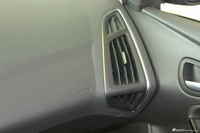 2012款福克斯三厢