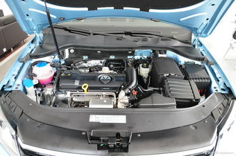 2013款迈腾1.4TSI蓝驱版图片