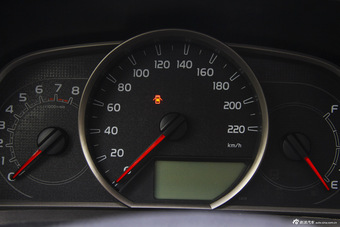 2015款RAV4 2.0L自动两驱风尚版