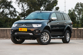 2013款帕杰罗·劲畅3.0L 自动四驱旗舰版