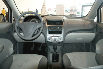 2013款新赛欧三厢1.2L手动幸福版图片