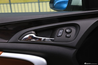 2014款君威2.0L自动精英时尚型