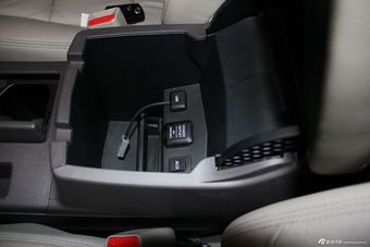 2012款CR-V 2.4L自动四驱尊贵导航版VTi-S