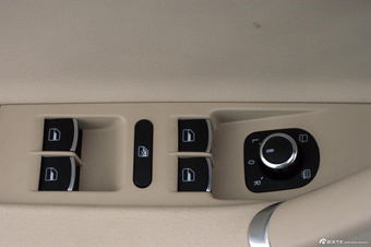 2012款迈腾1.8TSI豪华型图片